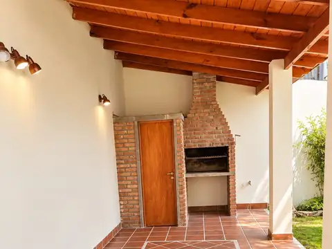 Casa 3 ambientes con 2 baños