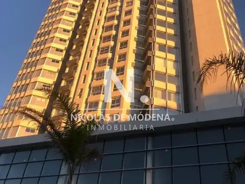 En venta local en edificio Ocean Drive Country, Punta del Este.