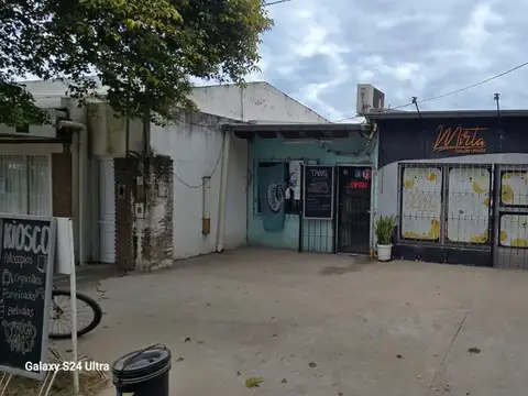 BARRIO OBLIGADO,  SE VENDEN 3 DPTOS y 2 LOCALES
