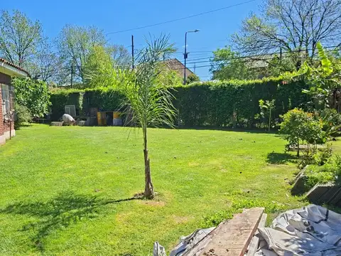 VENTA – CASA 6 AMBIENTES EN LOTE PROPIO – 678 M2 DE TERRENO