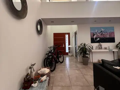 Casa en Alquiler en Fincas de Iraola II, USD 3.000