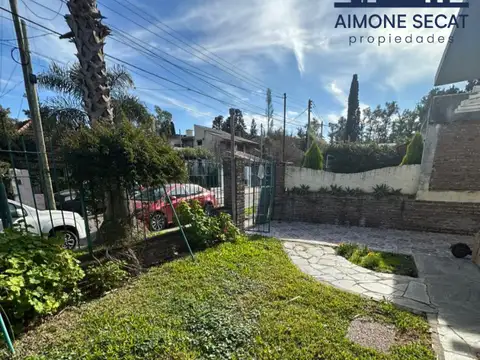 Casa en Venta con 2 cocheras