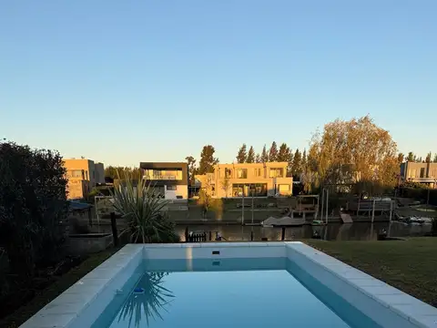 Casa en Alquiler de 3 dormitorios