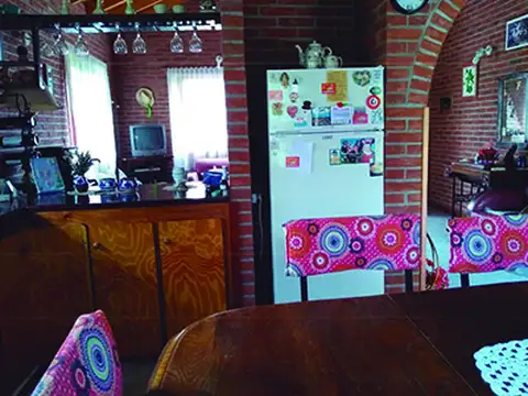 Hermoso chalet de tres ambientes cerca del mar