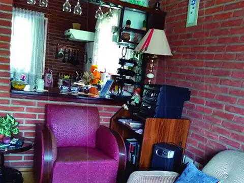Casa 3 ambientes con 1 baño