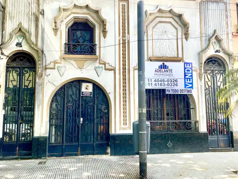 Muy buen Ph de estilo con entrada indep, cochera y gran terraza. Apto todo destino 