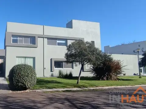 Casa Gerencial Amoblada en alquiler