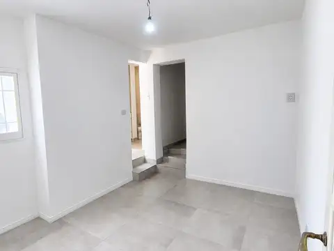 Depto Tipo Casa 3 ambientes con 1 baño