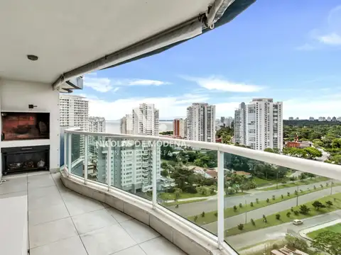 Vende departamento de 3 dormitorios en Punta del Este