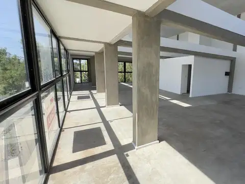 Local en alquiler en Valle Escondido - Gandhi esq Soldado Cabrera