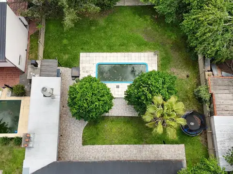 Oportunidad, excelente quinta sobre lote doble frente