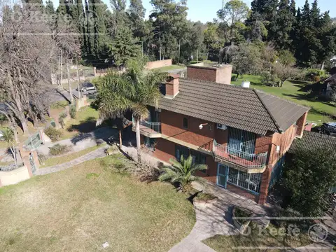 Casa 7 ambientes con 3 baños