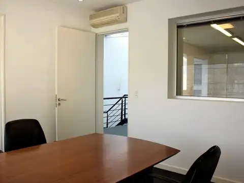 Oficina en Venta con 3 cocheras