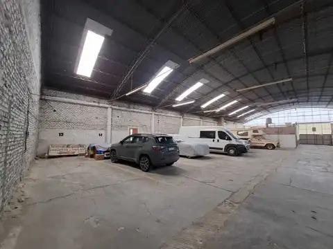 Galpón 740 mts2 con vivienda Gral. Roca