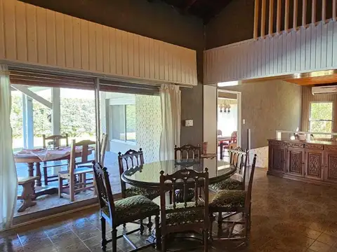 Casa 5 ambientes con 2 baños