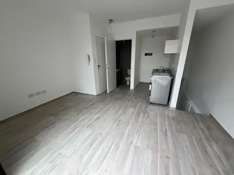 Av Pte H Yrigoyen 7700, Piso PB