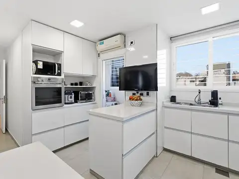 VENTA DEPARTAMENTO 4 AMBIENTES EN VILLA ORTUZAR REFACCIONADO IMPECABLE