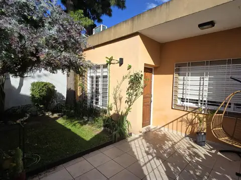 PH TIPO CASA EN VENTA 3 AMBIENTES CON PATIO RAMOS MEJIA