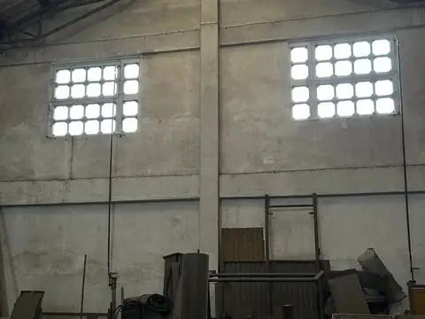 PH EN VENTA EN AVELLANEDA CON DEPOSITO