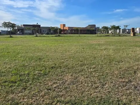 Terreno en Venta en Countries y Barrios Cerrados en Pilar, USD 47.000