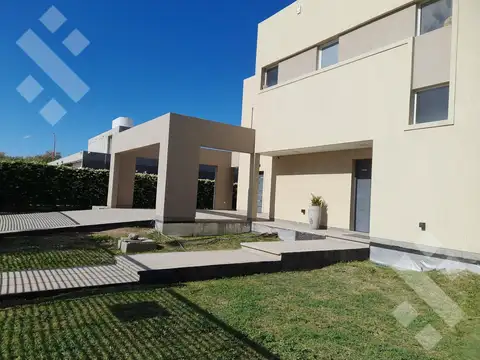 Casa en Venta en Cipolletti, USD 370.000