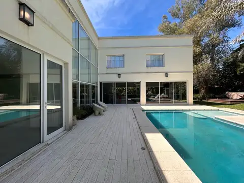 Casa en Alquiler de 5 dormitorios