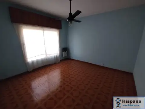 Casa en Alquiler con 1 cochera