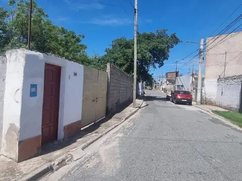 Terreno amplio con departamento en Catamarca