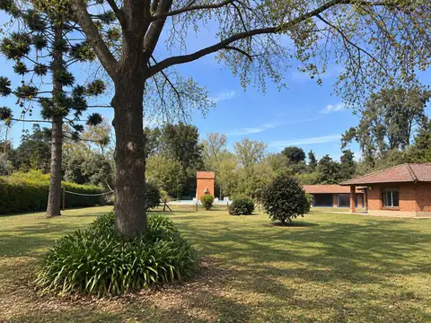 SDA. Alquiler Anual, casa 4 ambientes en terreno de 4000m2 con pileta y quincho, barrio El Remanso