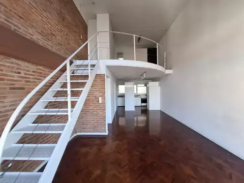 VENTA Imperdible oportunidad en Belgrano. Loft 2 ambientes con cochera cubierta