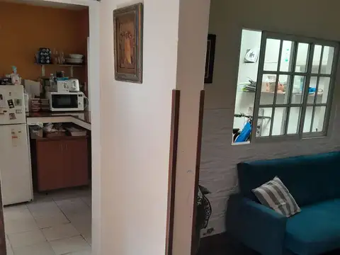 Depto Tipo Casa 4 ambientes con 2 baños