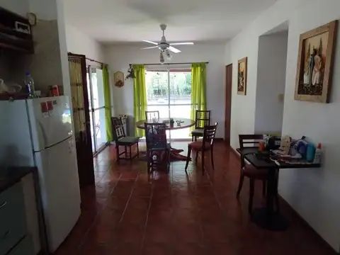 Casa en Alquiler con 1 cochera
