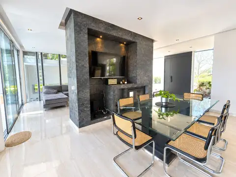 Casa en Venta en El Cantón, USD 445.000