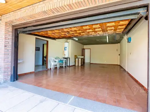 Casa 6 ambientes con 4 baños