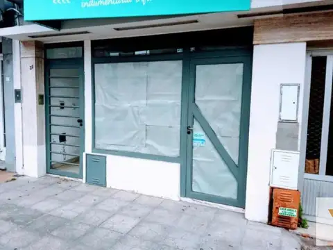 Alsina  e/ Belgrano y Avenida Rivadavia