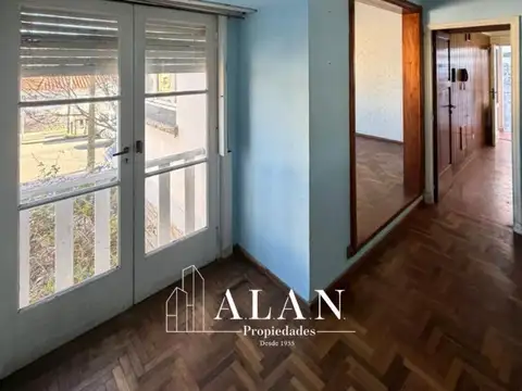 Casa 5 ambientes con 2 baños