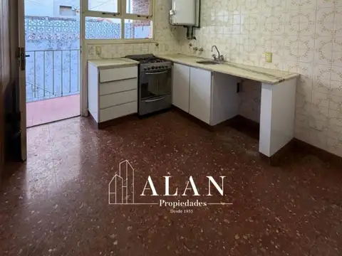 Casa en Alquiler con 1 cochera