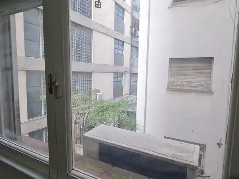 3 AMB  Gral. Peron 1700 entre Callao y R peña,  Barrio de congreso