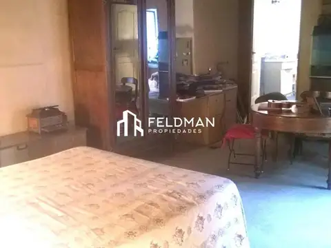 CHALET AMPLIO SOBRE LOTE SALIDA A 2 CALLES