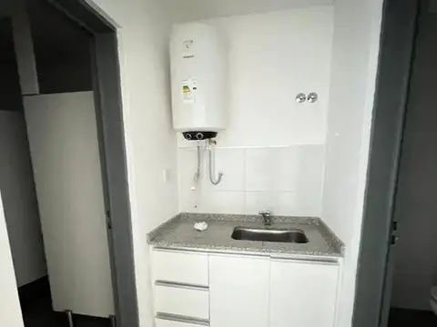 Oficina 2 ambientes con 2 baños