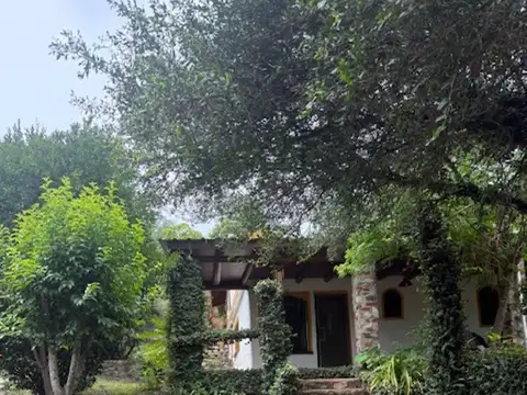 VENTA DE 2 CASAS MAS LOCAL COMERCIAL