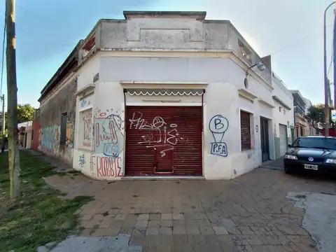 CASA MAS LOCAL TIPO ORIGINAL Y ESTILO, A RECICLAR