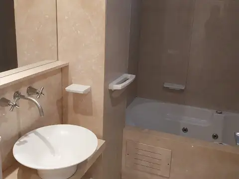 Senillosa 500, Piso 8