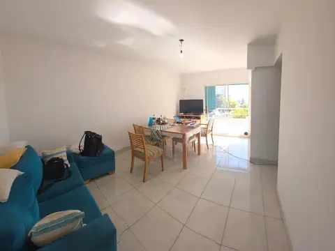 Departamento de 3 ambientes, cerca de zona comercial Avellaneda, en Floresta!