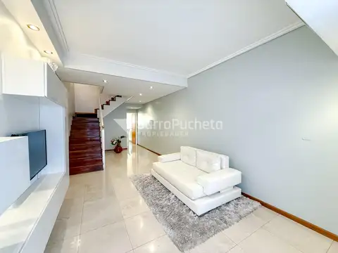 Depto Tipo Casa en Venta con 1 cocheras