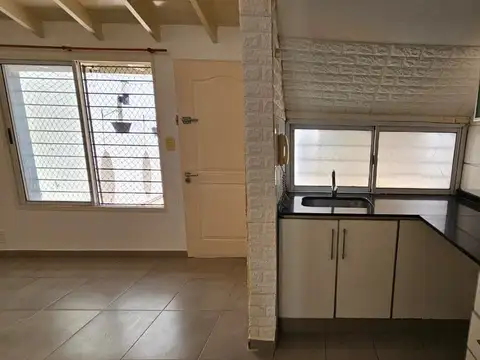 Depto Tipo Casa 2 ambientes con 1 baño