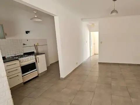 VENTA PH 2 AMBIENTES AMPLIO CON PATIO CABA