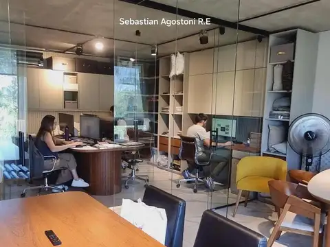 Venta de oficina en el complejo Thays, Parque Leloir