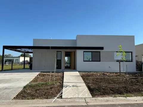 Casa en Venta en Santa Elisa, Pilar del Este. MUY BUENA CALIDAD. Barrio Cerrado