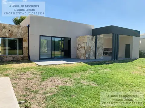 VENTA CASA A ESTRENAR CLUB DE CAMPO LA ELINA LUJAN
